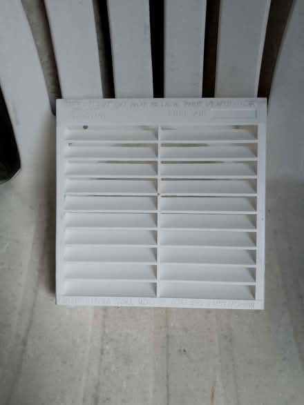 Photo of free Ventilation louvre for 4" duct (Bucknell SY7) #1