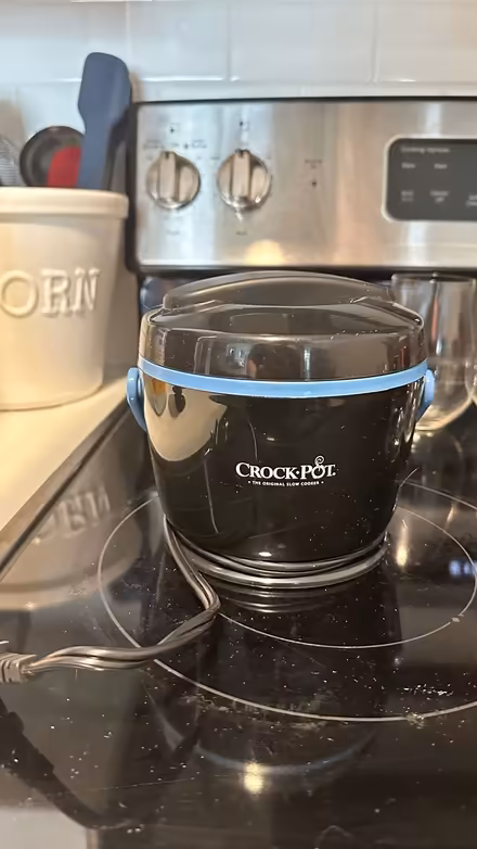 Photo of free New crock pot (Jersey city) #1