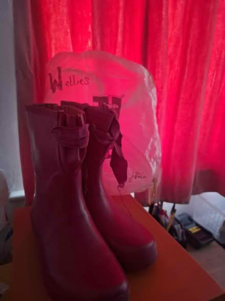 Photo of free joules pink gumboots (CB5 8PA) #2