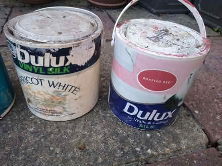 Photo of free Oldish paint tins (DA12) #2