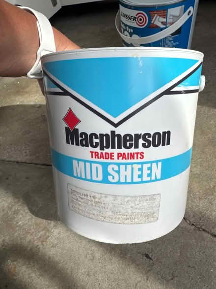 Photo of free Cream paint 2L tin (Holy Corner EH10) #2
