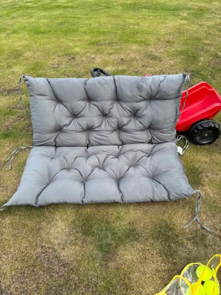 Photo of free Bench cushion (West Ferry DD5) #1