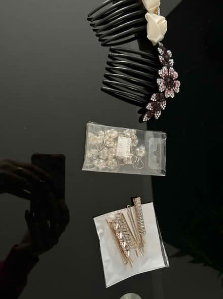 Photo of free Makeup, brushes & hair accessories (E3) #2