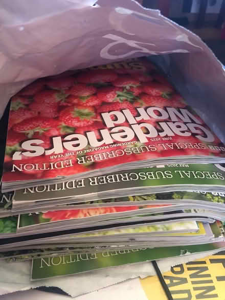 Photo of free Gardeners’ World Magazines (Rosemount) #1