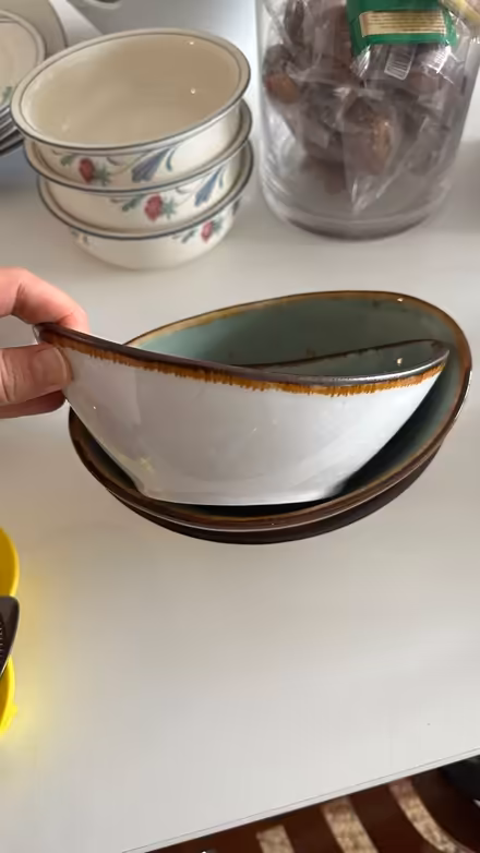Photo of free Lenox serving bowl & other bowls (Jersey city) #4