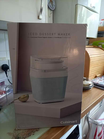 Photo of free ice cream maker (hainault, essex. IG6) #1