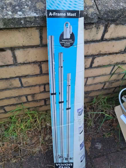 Photo of free TV aerial with mast for camping etc (Heswall CH60) #2