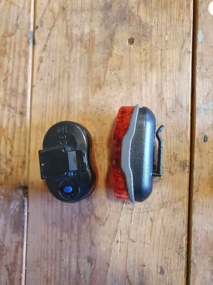 Photo of free 2 bicycle rear lights (Kidlington OX5) #2