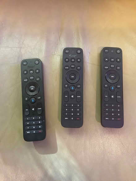 Photo of free Verizon Fios TV Remotes (Kenwood Park) #1