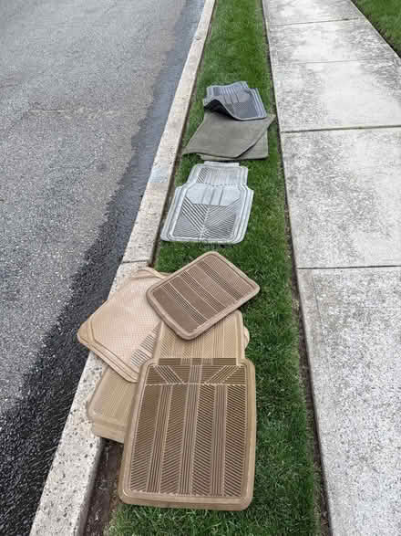 Photo of free Car mats (97 Van Buren Ave Teaneck NJ) #1