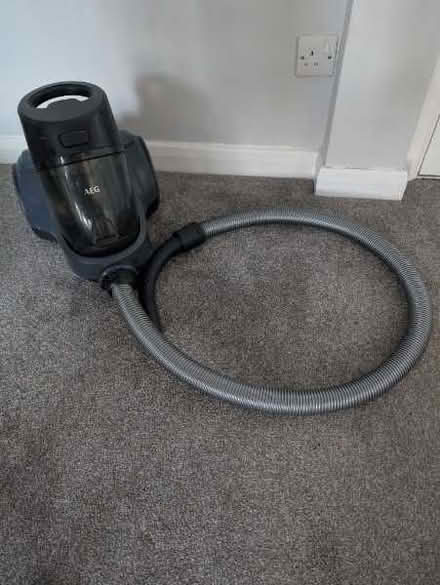 Photo of free AEG Bagless Vacuum Cleaner (Amersham Hill HP11) #1