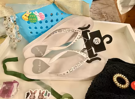 Photo of free Cute girl's basket+Very small flips (Chelsea) #2