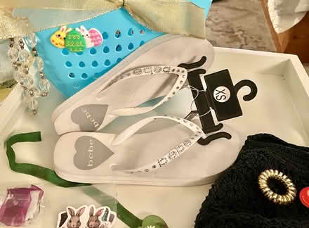 Photo of free Cute girl's basket+Very small flips (Chelsea) #2