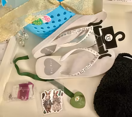 Photo of free Cute girl's basket+Very small flips (Chelsea) #3