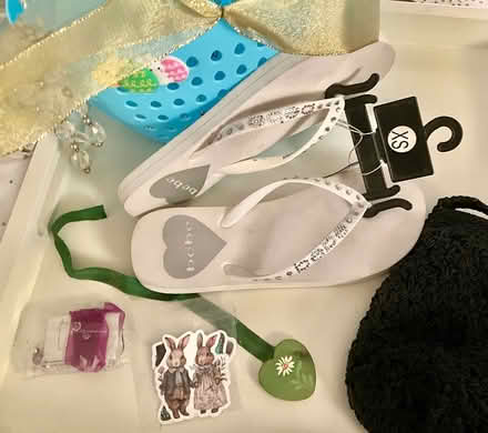 Photo of free Cute girl's basket+Very small flips (Chelsea) #3
