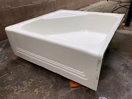 Photo of free Cast Iron Bathtub approx. 3' x 3' (west Burbank) #4