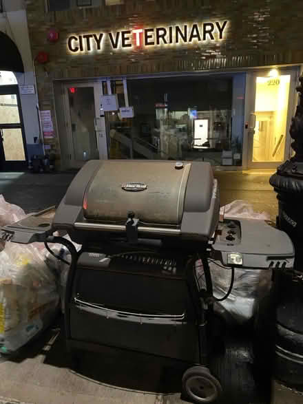 Photo of free CURB ALERT Multiple items W 72nd St (Upper West Side 10023) #1