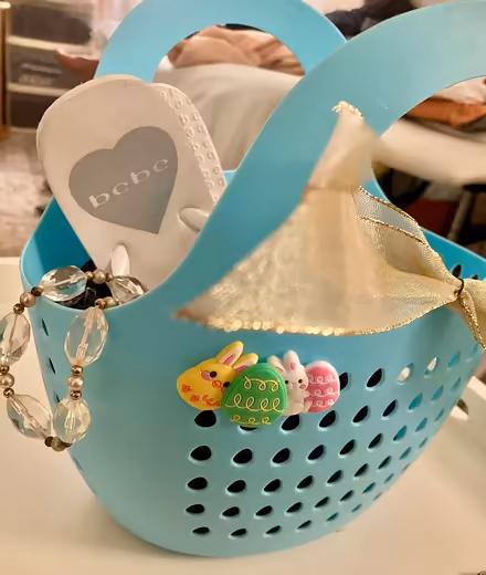 Photo of free Cute girl's basket+Very small flips (Chelsea) #1