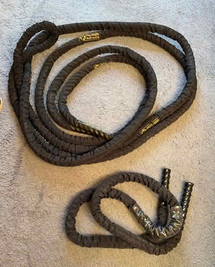 Photo of free 1 x Battle Rope + 1 x Heavy Skipping Rope (Grove Park SE12) #1