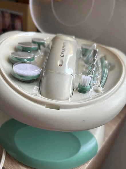 Photo of free Champneys luxury manicure spa (E17) #4