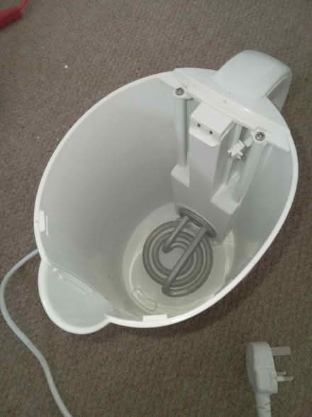 Photo of free Kettle, still works (Smalley DE7) #2