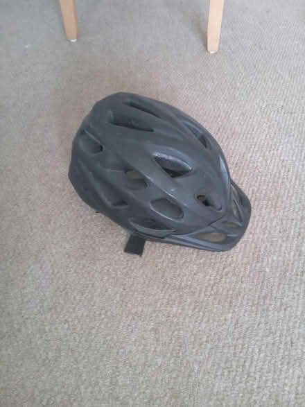 Photo of free Cycle helmet, adults (Smalley DE7) #1