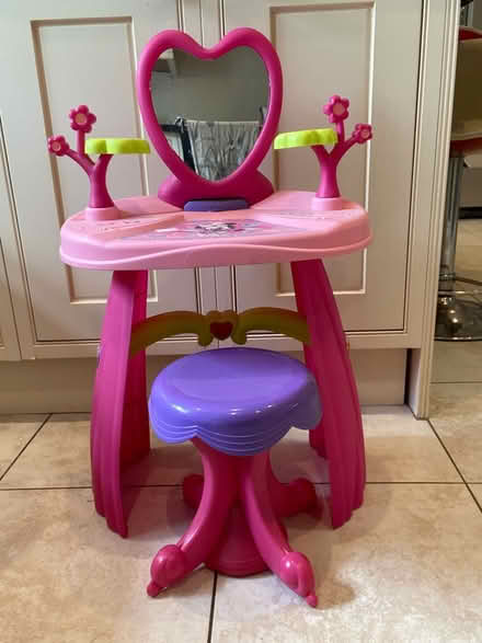 Photo of free Minnie Mouse vanity unit with stool (Orpington BR6) #1