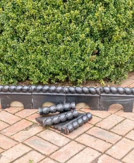 Photo of Rope edging - pathway (Streatham SW16) #1