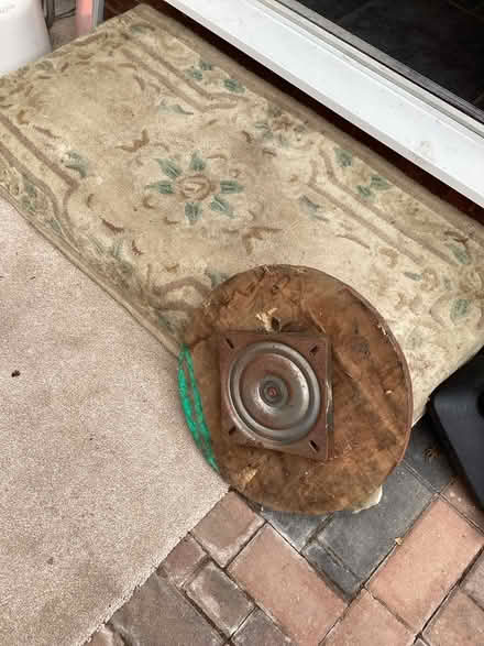 Photo of free Swivel board (Worcs WR5) #1