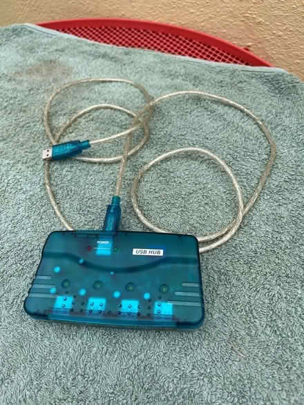 Photo of free USB hub (Kingsway) #1