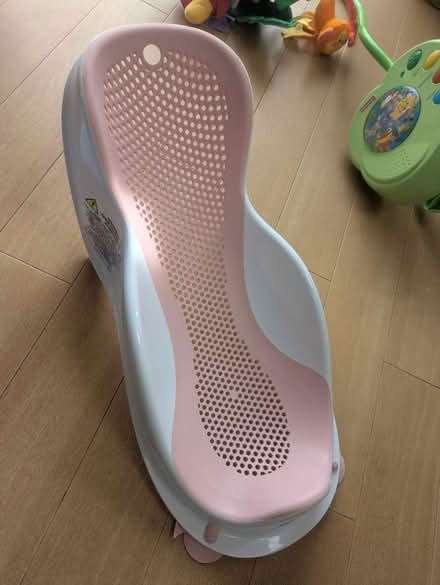 Photo of free Angelcare Bath Seat (Smedley Street DE4) #1