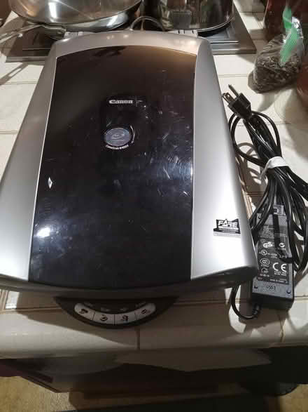 Photo of free Canoscan 8300 (Monrovia) #1