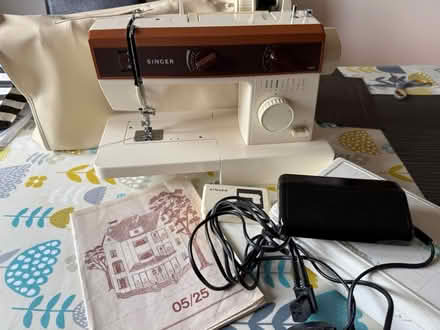 Photo of free Old singer sewing machine (Hatch Warren RG22) #1