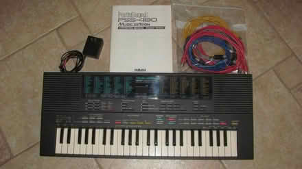 Photo of free MIDI Keyboard/Synth/Music Station (Feasterville) #2