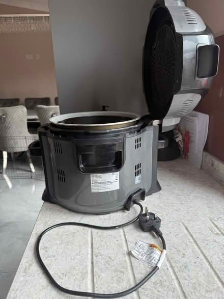 Photo of free Air Fryer (Welling DA7) #2