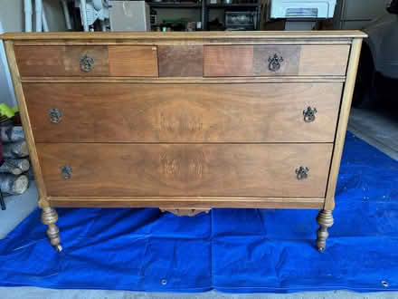 Photo of free Dresser (Meet up near 60561) #1