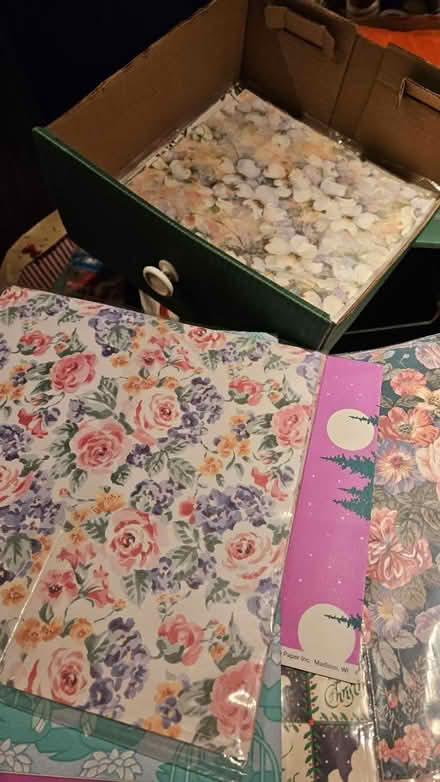 Photo of free Gift Wrap Paper, Bags Ribbon & Bows (63124, near STL Galleria) #3