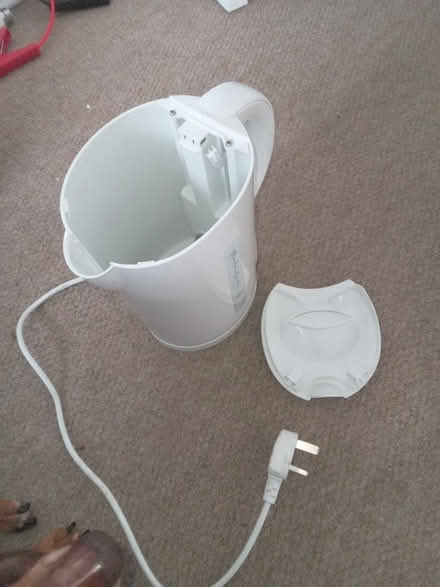 Photo of free Kettle, still works (Smalley DE7) #3