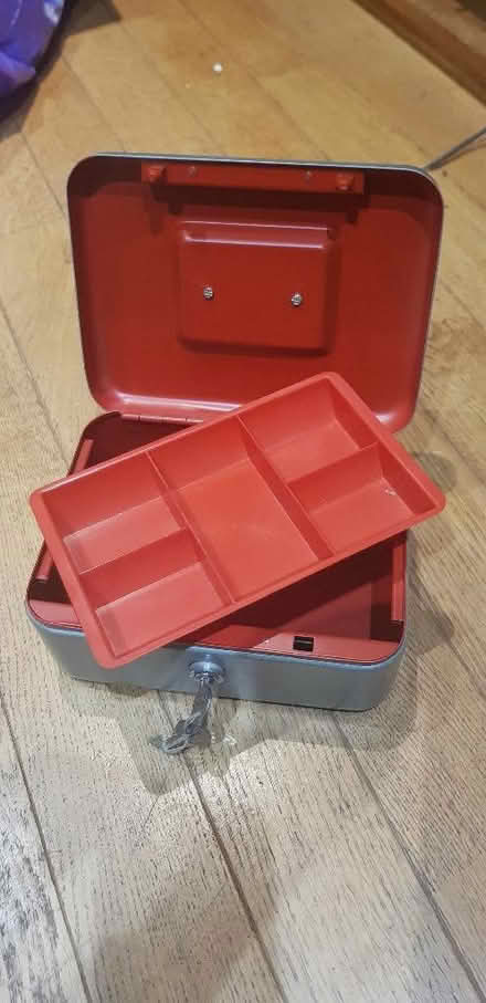 Photo of free Metal cash box with 2 keys (Sharpstone) #2