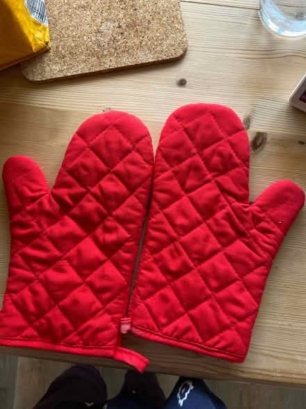 Photo of free New oven gloves (Aldershot) #2