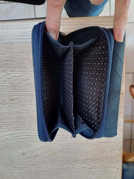 Photo of free Ladies purse (Winkwell HP1) #3