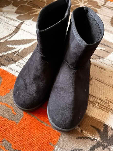 Photo of free Ugg type boot size 6 (Spondon DE21) #1