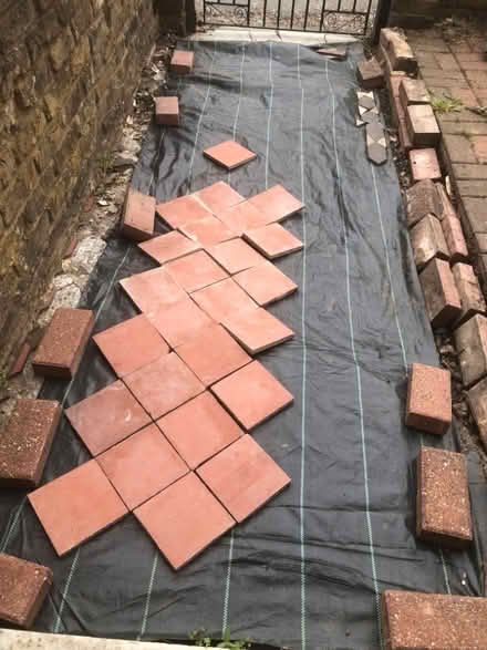 Photo of Rope edging - pathway (Streatham SW16) #3