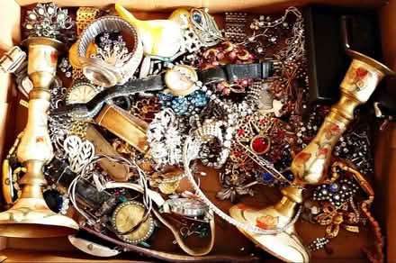 Photo of costume jewellery, broken watches (Orrell, wigan, WN5) #1
