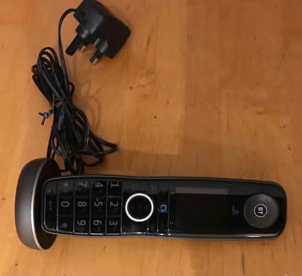 Photo of free BT Advanced Digital home phone with Alexa charger in base (Booker HP12) #2