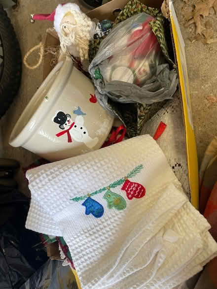 Photo of free Christmas linens and decor (Souderton) #1