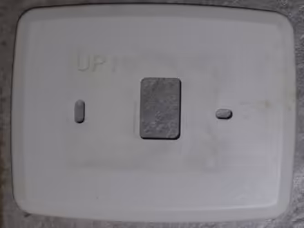 Photo of free thermostat (Bloor and Ossington) #2