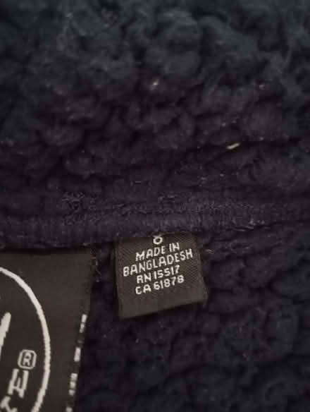 Photo of free Warm & Comfy Boy Hoodie Size 8 Years (Slade Green DA8) #3