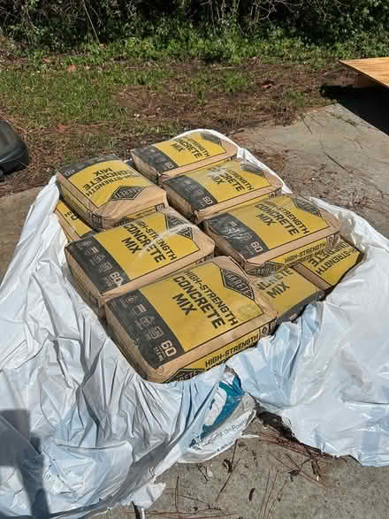 Photo of free Stucco concrete cinder blocks (34683) #2