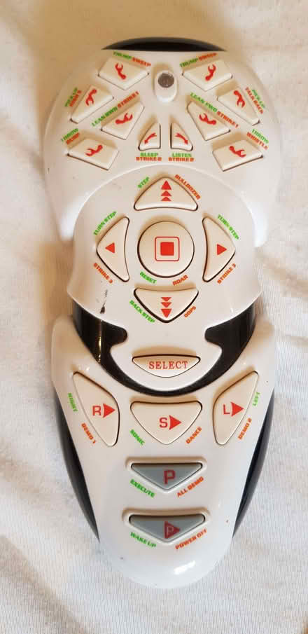 Photo of free Big programmable robot toy with remote control (Bowbridge GL5) #3